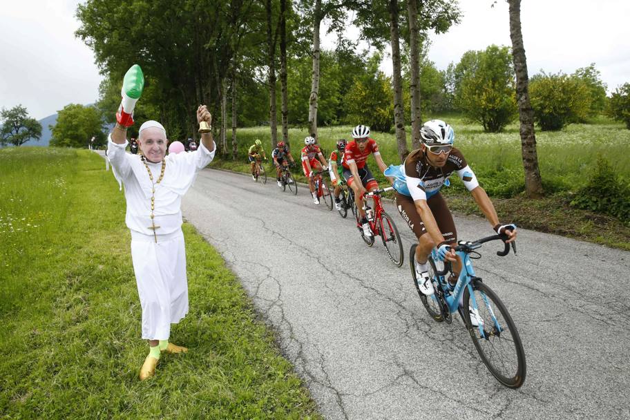 Lungo il percorso anche un Papa Francesco... AFP